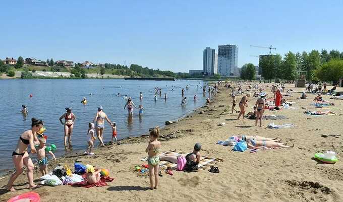 На пляже в Москве спасли тонущего молодого человека, он 7 минут пробыл под водой