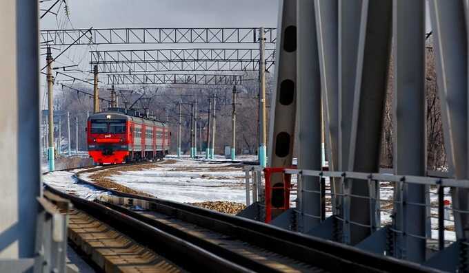 В Хабаровском крае поезд столкнулся с грузовиком